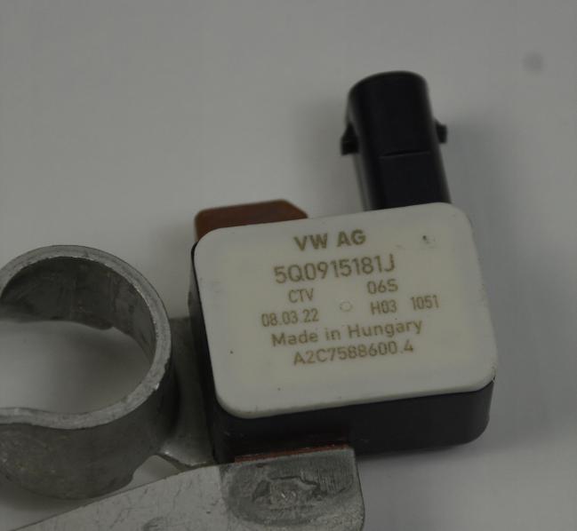 Škoda Seat  VW svorka mínusová 5Q0915181J