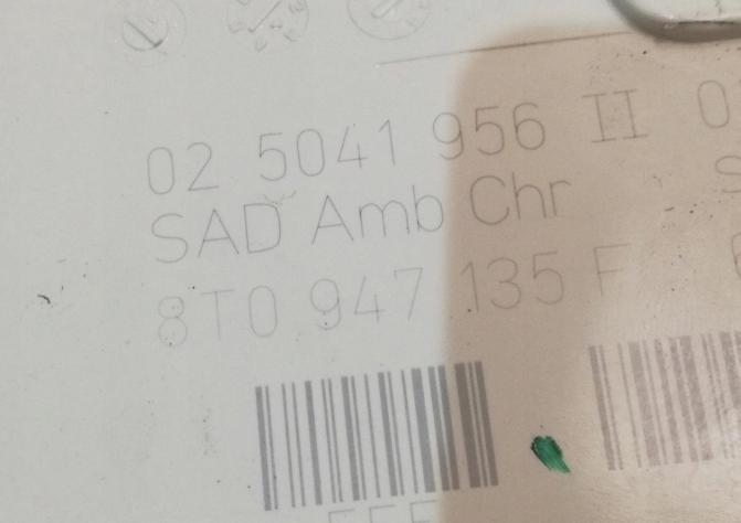 AUDI A5 8T svetlo čalunenie čierna farba  8T0947135F