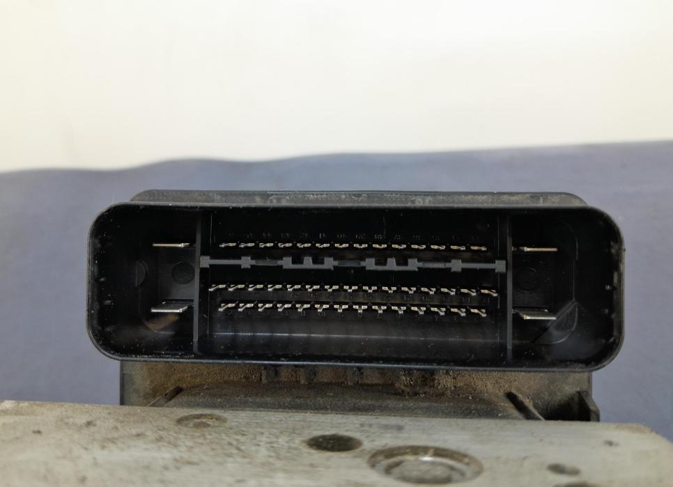 VOLVO S60 I Pumpa ABS 30793445