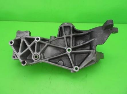 Držiak alternátora  VW PASSAT B5 1.8 20V 058145523D