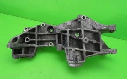 Držiak alternátora  VW PASSAT B5 1.8 20V 058145523D