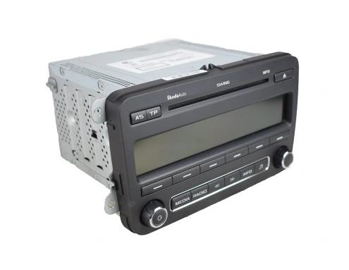 RADIO CD MP3 SKODA FABIA II ROOMSTER 5J0035161D --KOD NEMAME--