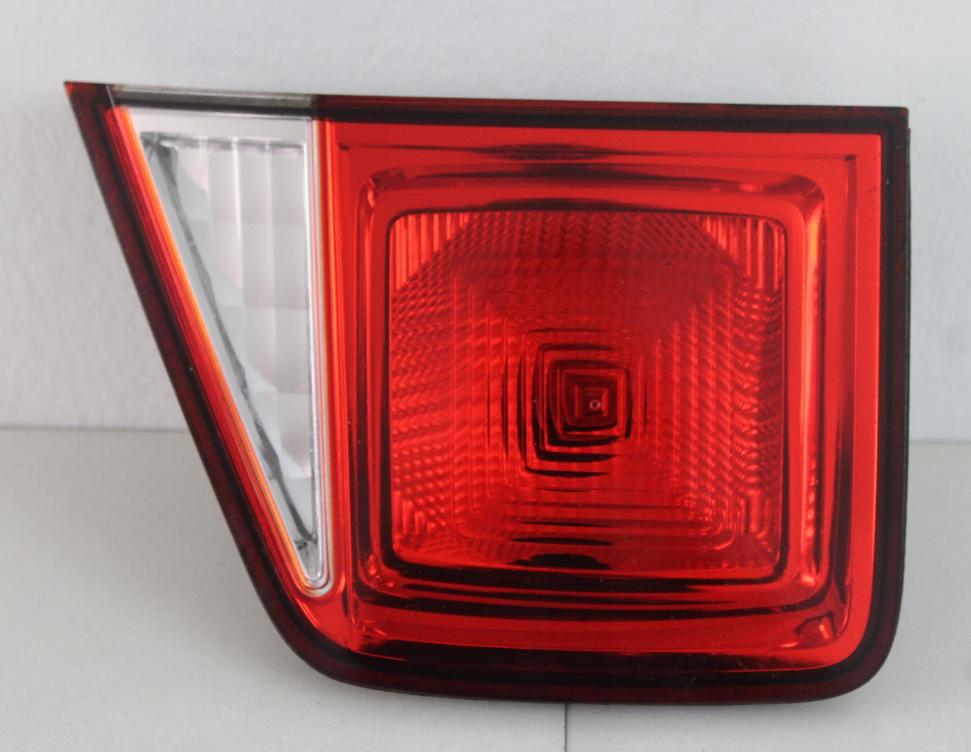 svetlo / reflektor zadné pravý w klapka: Chevrolet Orlando Europa