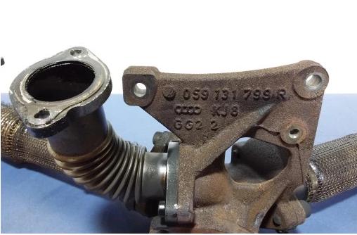 AUDI A5 3,0TDI Potrubie  059131799R
