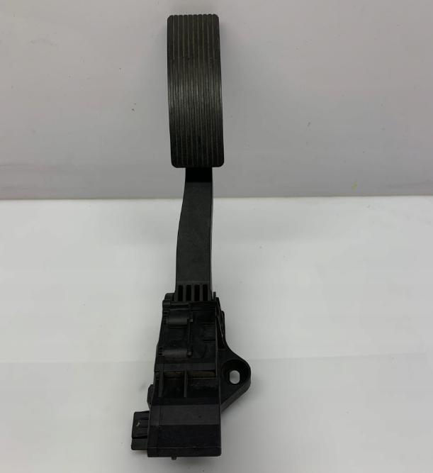 Potenciometer pedal plynového pedálu MERCEDES A2463001404: