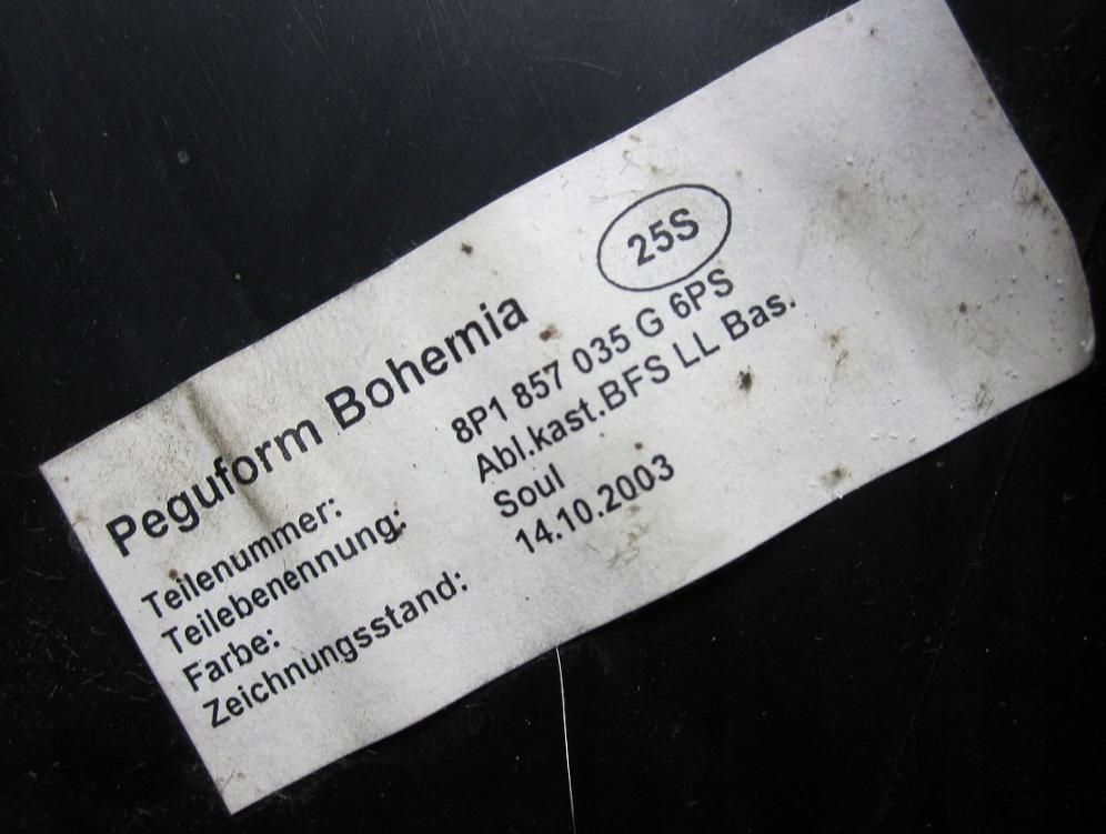 Priehradka, kastlík spolujazdca pravy AUDI A3 8P 05R  8P1857035G 6PS