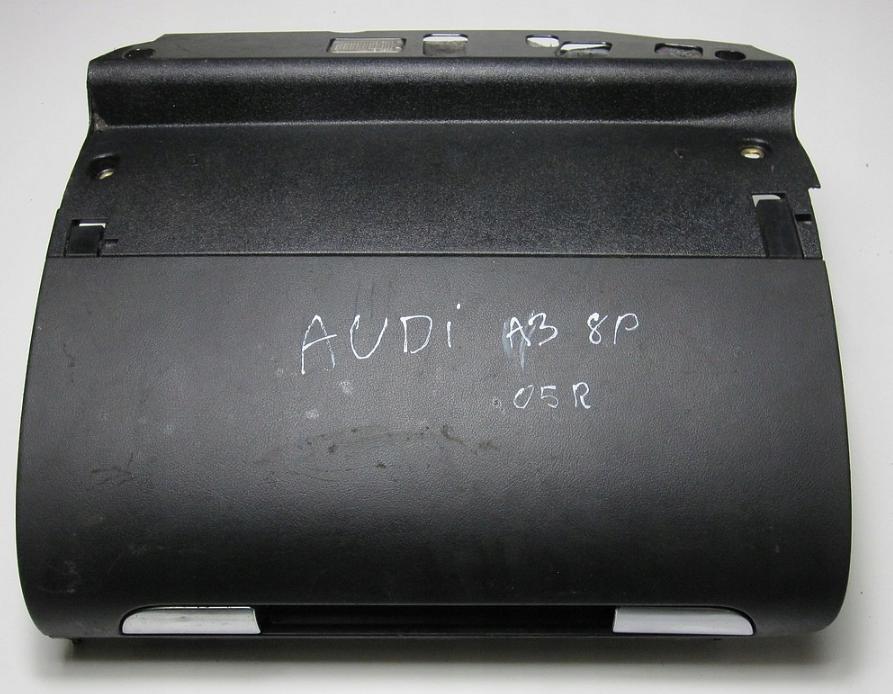 Priehradka, kastlík spolujazdca pravy AUDI A3 8P 05R  8P1857035G 6PS