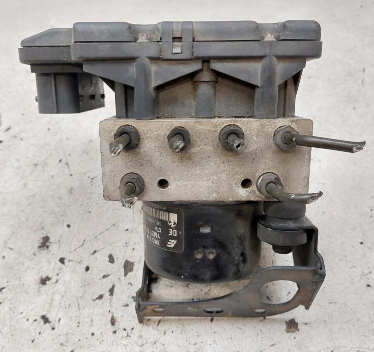 VOLKSWAGEN SHARAN 1,9TDI Pumpa ABS 7M3907379C
