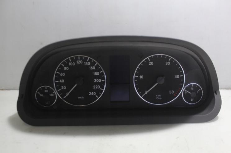 ,dislpej MERCEDES A Trieda: W169