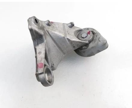 Držiak prevodovky AUDI A4 1.9 TDI AVG 8D0399114S
