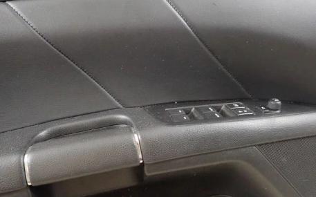 čalúnenie tapacír Dvere ľavy predný SUZUKI KIZASHI