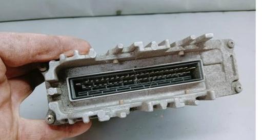 MM FELICIA 1.4 riadiaca jednotka Riadiaca jednotka 032906030AG