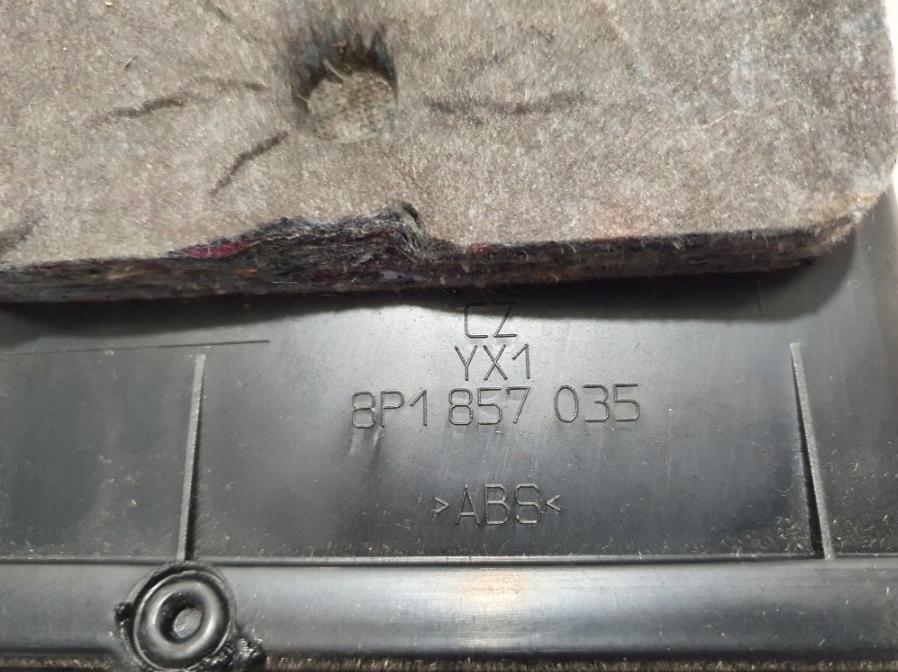 AUDI A3 8P přihrádka kastlík spolujezdce SOUL SUPER stav Európa 8P1857035