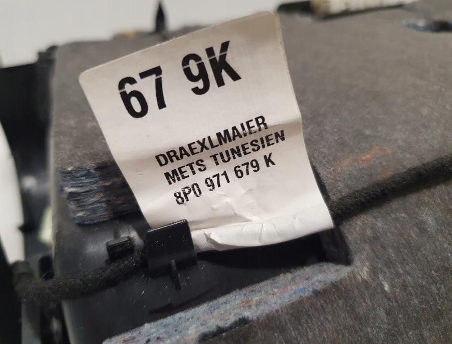 AUDI A3 8P přihrádka kastlík spolujezdce SOUL SUPER stav Európa 8P1857035