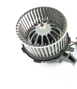 Ventilátor ventilátor kúrenia  AUDI A4 B8 8K1820021