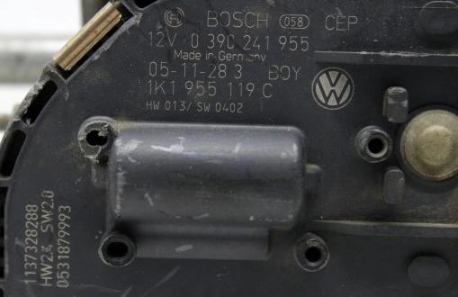 VW GOLF V mechanismus stěračů přední část Európa