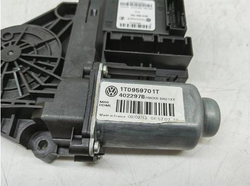 VW TOURAN Motorček okna ľavy predný