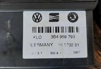 prepínač okien  VW Passat B5 3B4959793