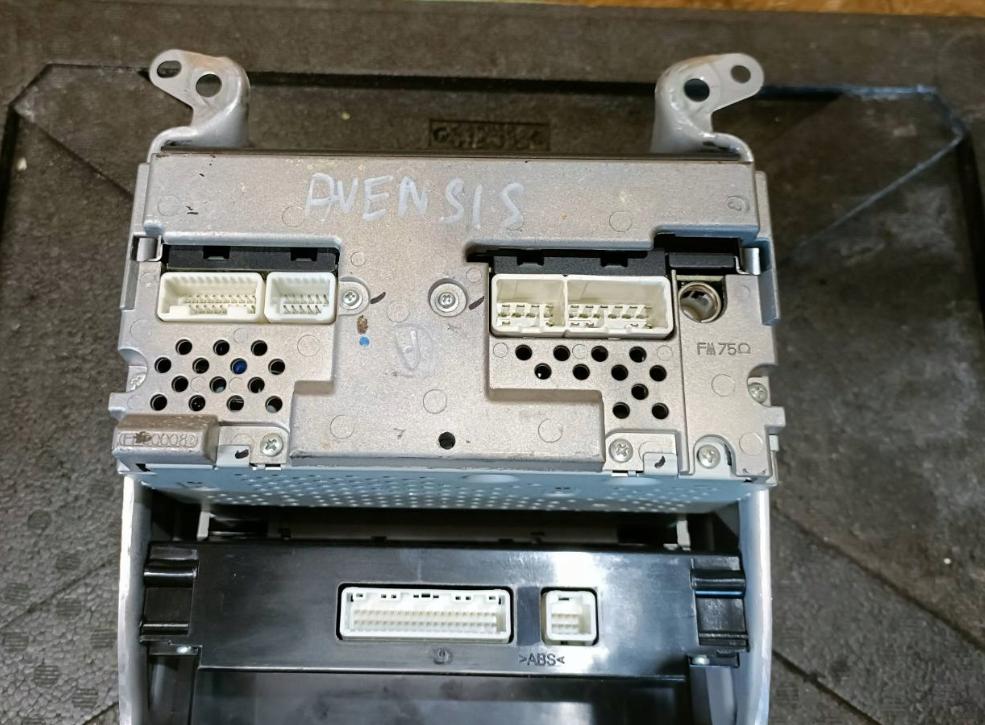RADIO Panel TOYOTA AVENSIS 86120-05081