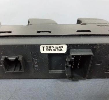 MAZDA 5 I CR Panel okien ľavy predný CC2966350A