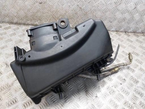 Rozdeľovač paliva AUDI 80 B3 1.8 8V 026133353