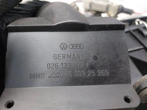 Rozdeľovač paliva AUDI 80 B3 1.8 8V 026133353