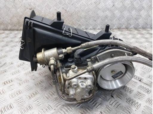 Rozdeľovač paliva AUDI 80 B3 1.8 8V 026133353