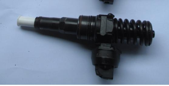 Vstrek POMPOWTRYSKIWACZ VW 07Z130073F 0414720210