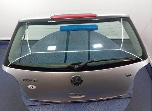 VW POLO IV 9N hatchback kapota kufra zad LA7W 3 Dverova