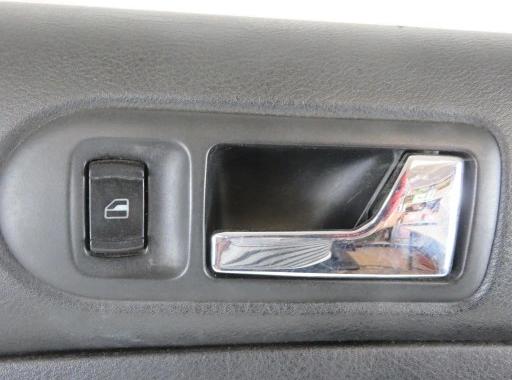 čalúnenie pravy predný VW GOLF IV