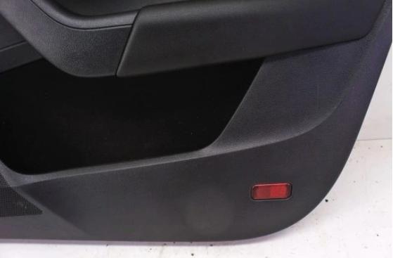 Škoda Octavia III - dvere v pravo: Predné