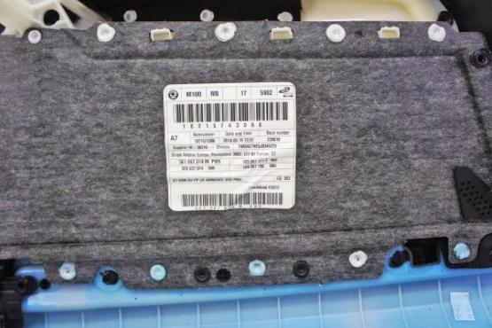 Škoda Octavia III - dvere v pravo: Predné