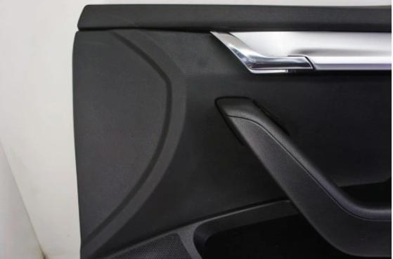 Škoda Octavia III - dvere v pravo: Predné