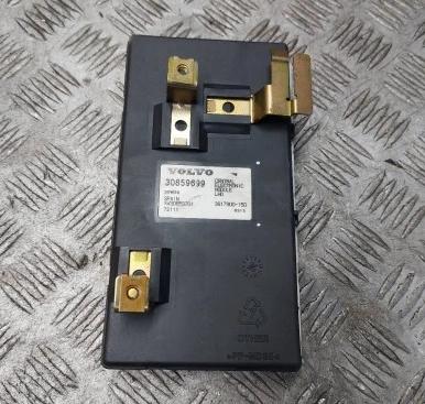 Modul komfortu VOLVO V40 S40 I LIFT 30859699 -- Nefunguje zadny stierac --