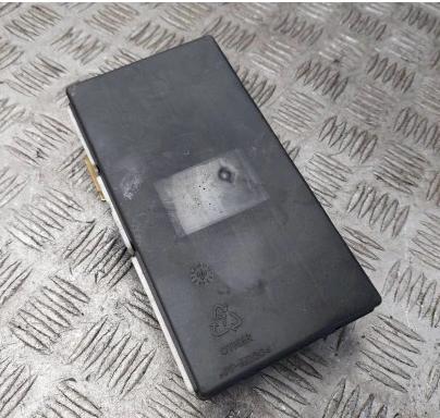Modul komfortu VOLVO V40 S40 I LIFT 30859699 -- Nefunguje zadny stierac --