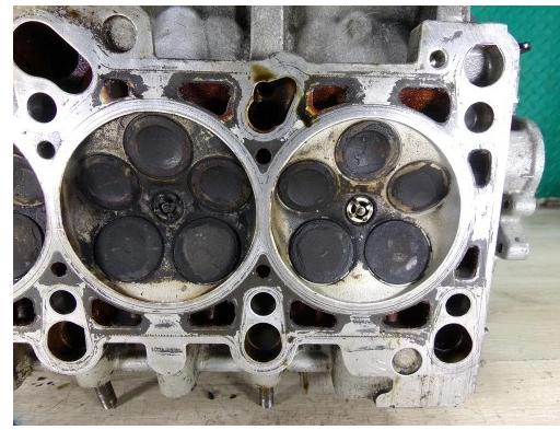 AUDI A6 C5 2.4 V6 Hlava valcov Motor pravá  ALF 073103373AH