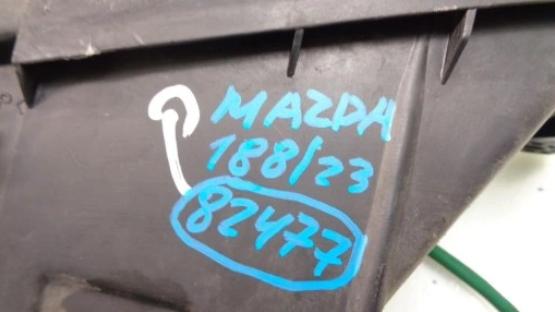 Svetlo pravy predný MAZDA 323F 06R EU