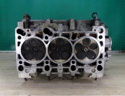 AUDI A6 C5 2.4 V6 Hlava valcov Motor pravá  ALF 073103373AH