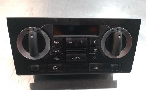 Panel klimatizácie AUDI A3 8P 8P0820043E