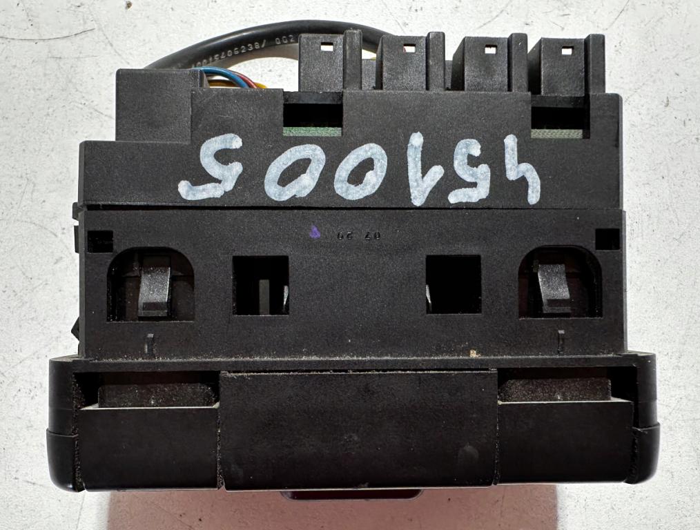 Panel: svetiel NÚDZA: tlacidlo  MP 2 3
