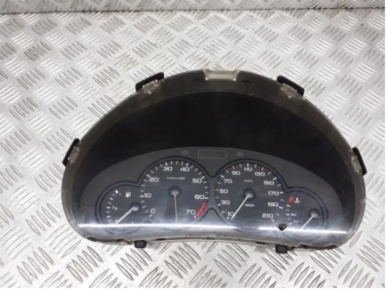 PEUGEOT 206 1.4 Prístrojová doska 9634961180