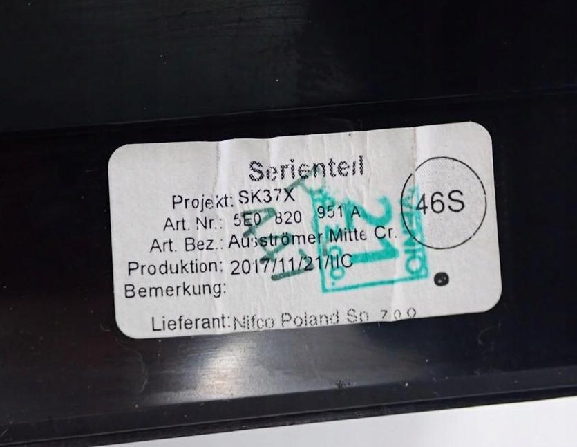 SKODA OCTAVIA III 5E 17R mriežka kúrenia 5E0820951 5E0820951A