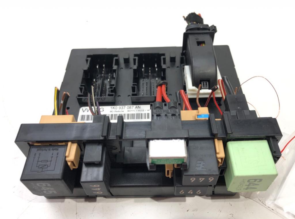 SKODA SUPERB II Kombi (3T5) 2009 - 2015    2.0 TDI 125 kW [170 KM] olej napędowy 2009 - 2015  modul komfortu 1K0937087AN