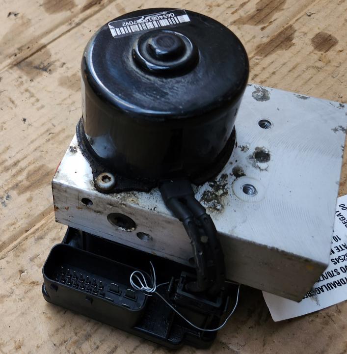 volvo pumpa abs 9472102 9472100