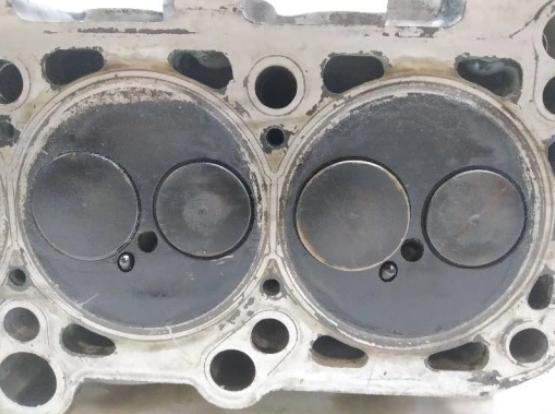Audi A4 I (1994-2001) B5 Hlava valcov motora kompletná 028103373N