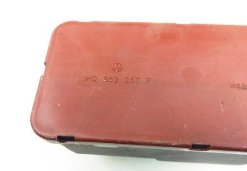 VW GOLF III Motorček centrálneho zámku 1H0962257F