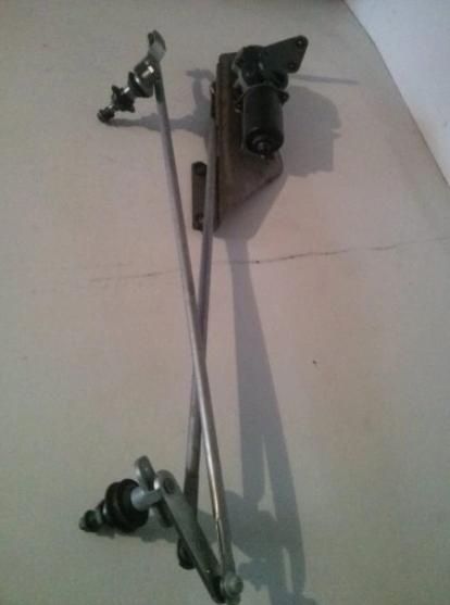 Maxity Cabstar 07-21r Mechanizmus stieračov predný