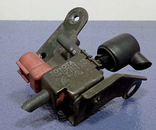 Toyota Rav4 II 2000-2005 2.0 D4D 116 HP manual 85 kW 1995 cm3 5- ventil podtlaku 25860-27010