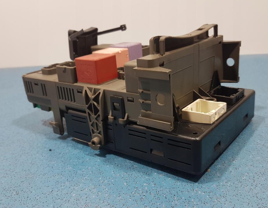 RENAULT ESPACE IV 2.0 DCI MODUŁ BSI P8200660170