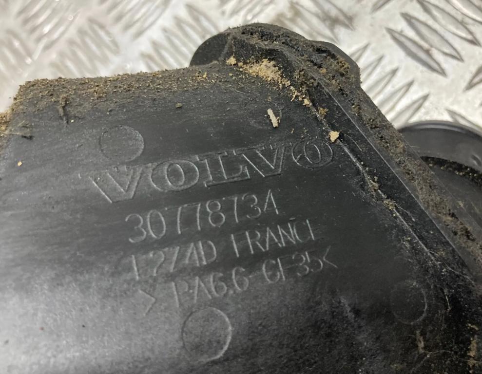 VOLVO V70 III 30778732 hadica